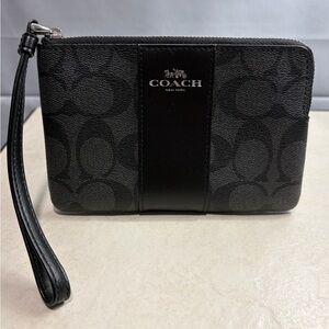 Coach Signature Black Wristlet